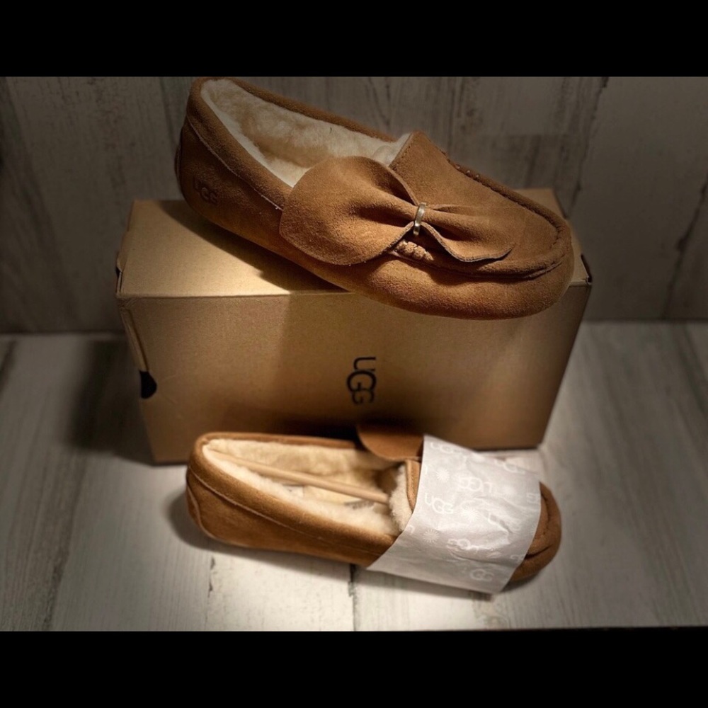 UGG Ansley Twist Bow